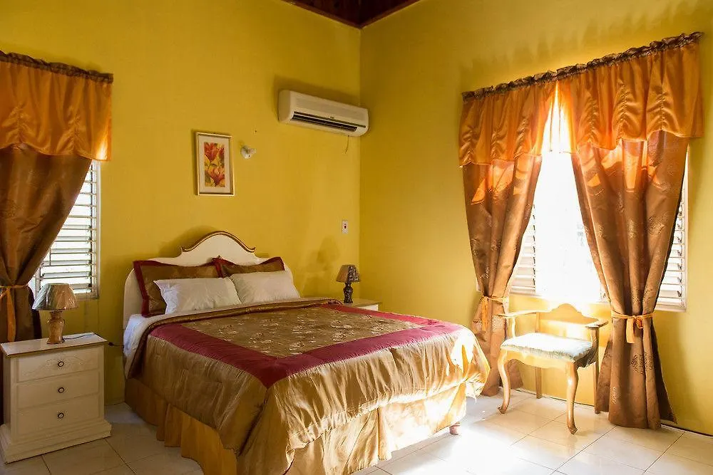 Diamond Villa Montego Bay 2*,