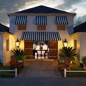 5* Resort Round Hill &