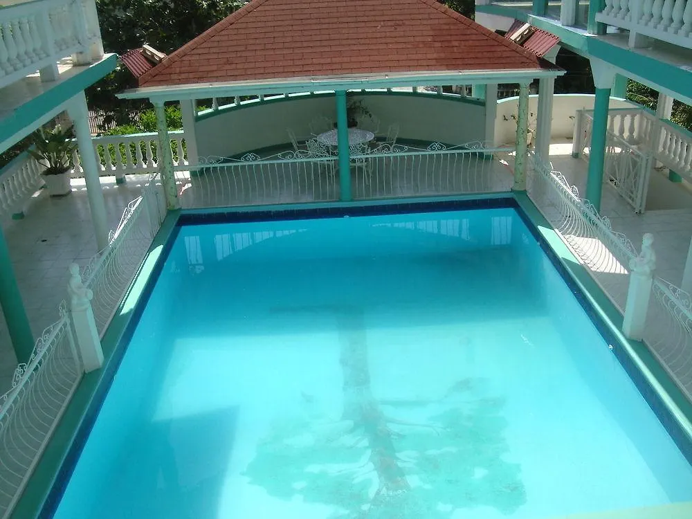 Diamond Villa Montego Bay 2*,